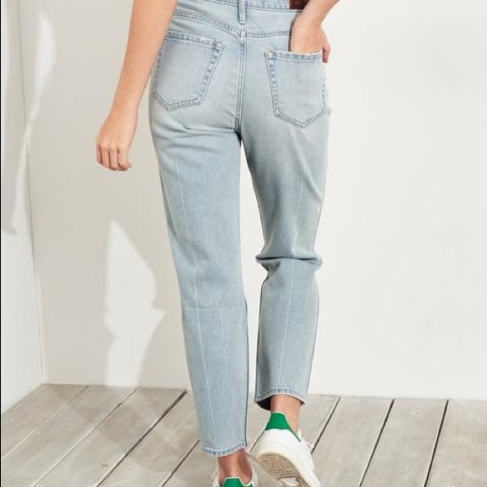 Hollister mom jeans - Picture 2 of 4